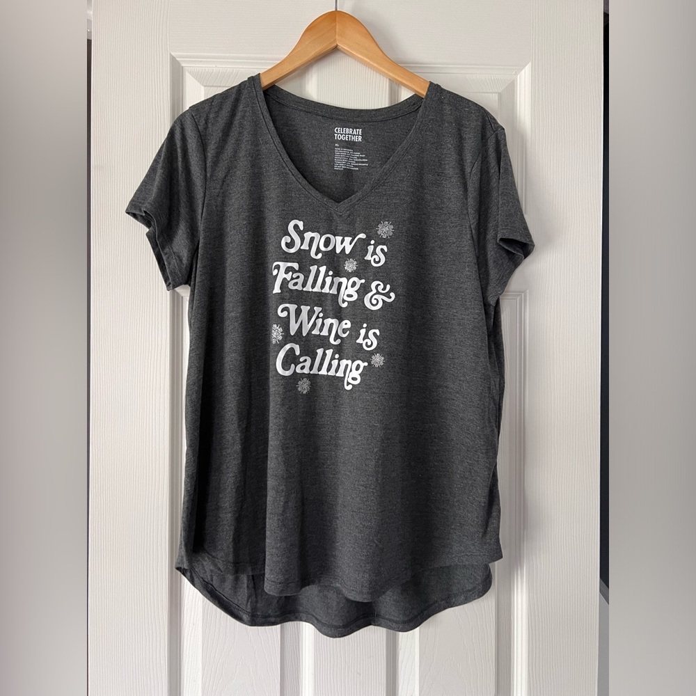 "Snow is Falling Wine is Calling"  Gray Shortsleeve Tshirt Size XL